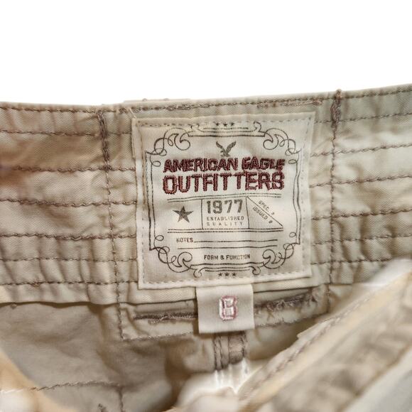 American Eagle Twee Beige Classic Vintage Cargo Short Y2K Outdoors Size 8 - Picture 9 of 11
